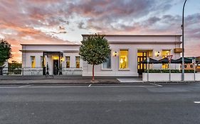 Aloha Central Platinum Apartments