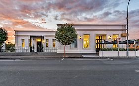 Aloha Central Platinum Apartments